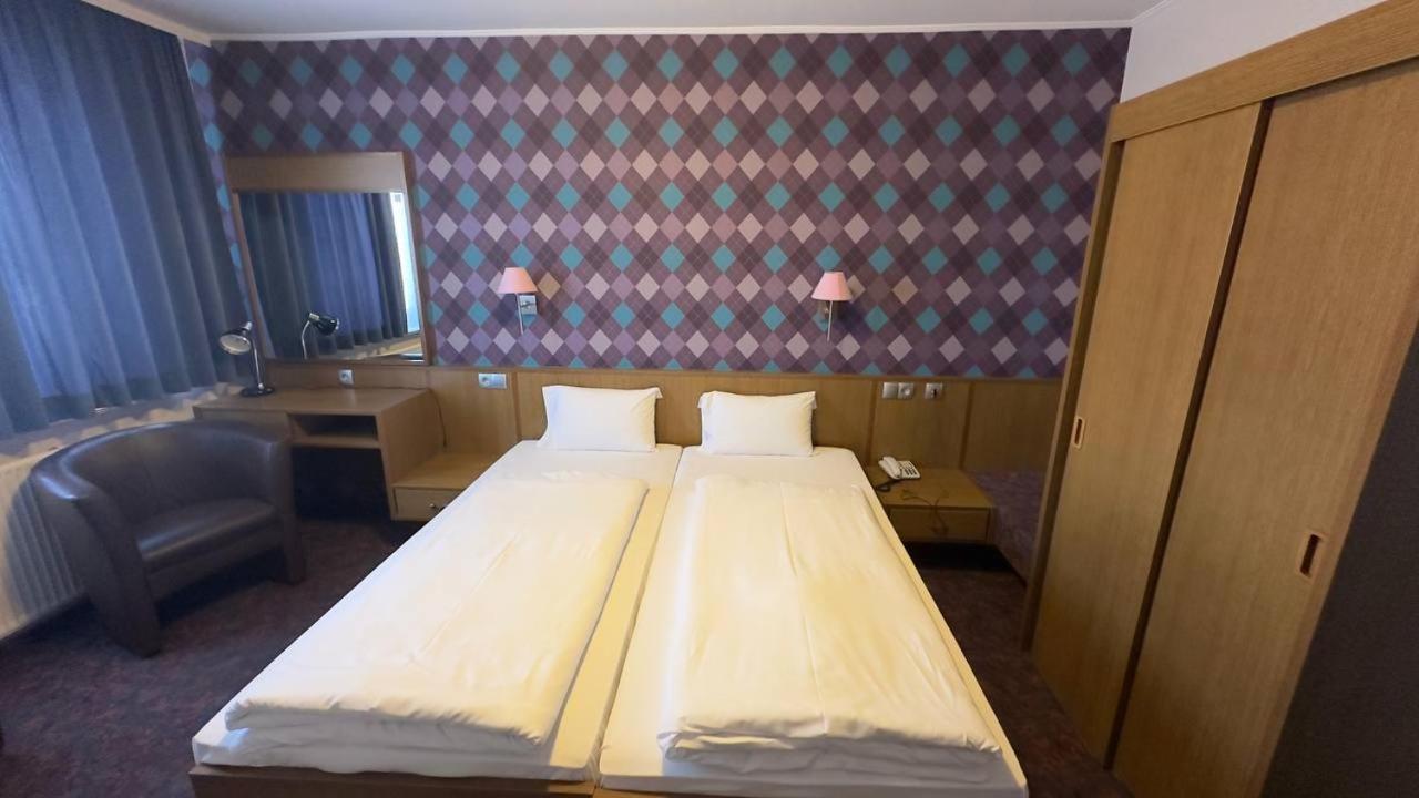 Hotel Ishi Inn ウォルフスブルク エクステリア 写真
