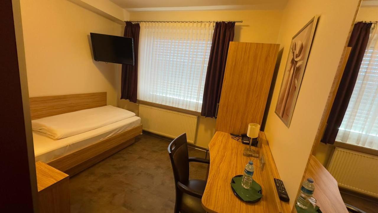 Hotel Ishi Inn ウォルフスブルク エクステリア 写真