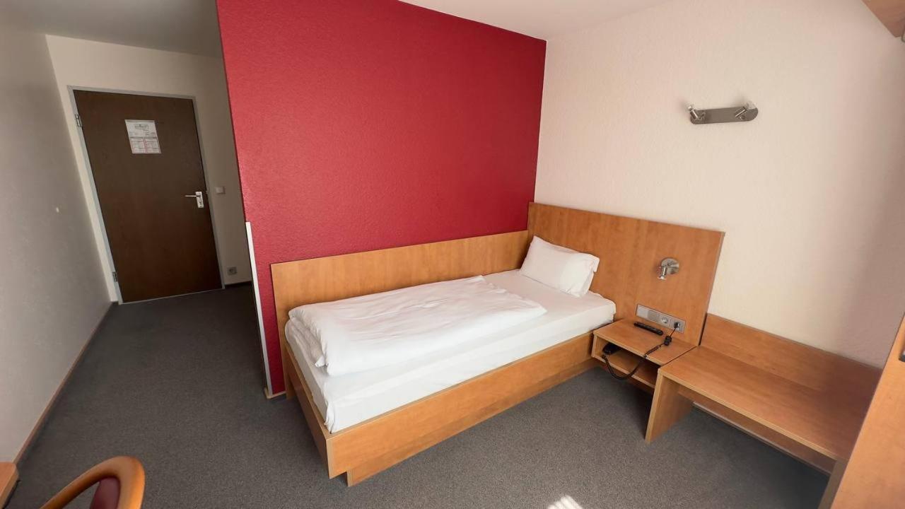 Hotel Ishi Inn ウォルフスブルク エクステリア 写真